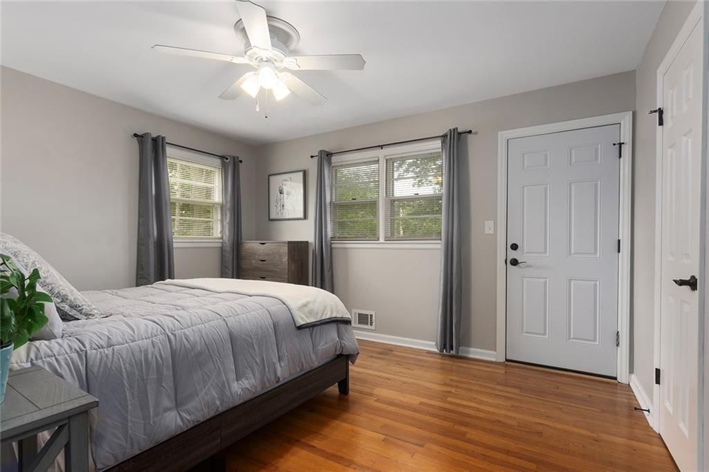 6411 N Highland Avenue — photo 27