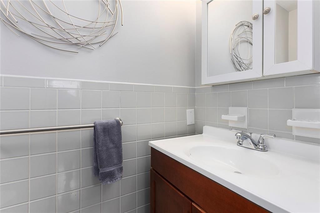 6411 N Highland Avenue — photo 29