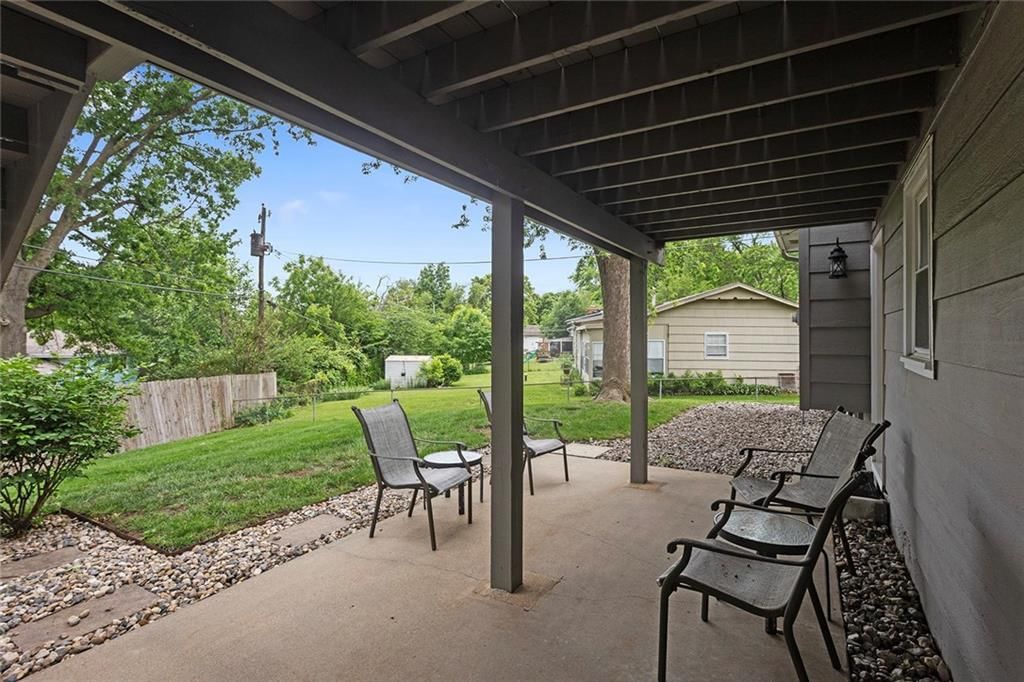 6411 N Highland Avenue — photo 34