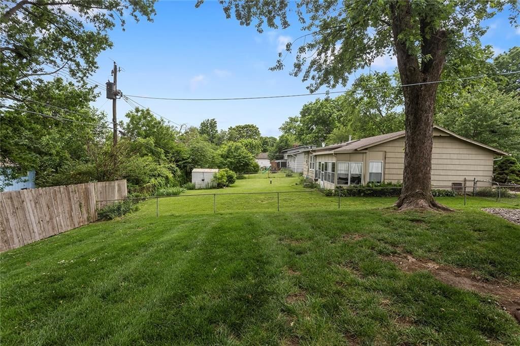 6411 N Highland Avenue — photo 35