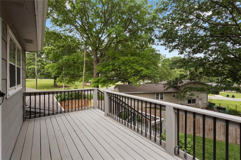 6411 N Highland Avenue — photo 39