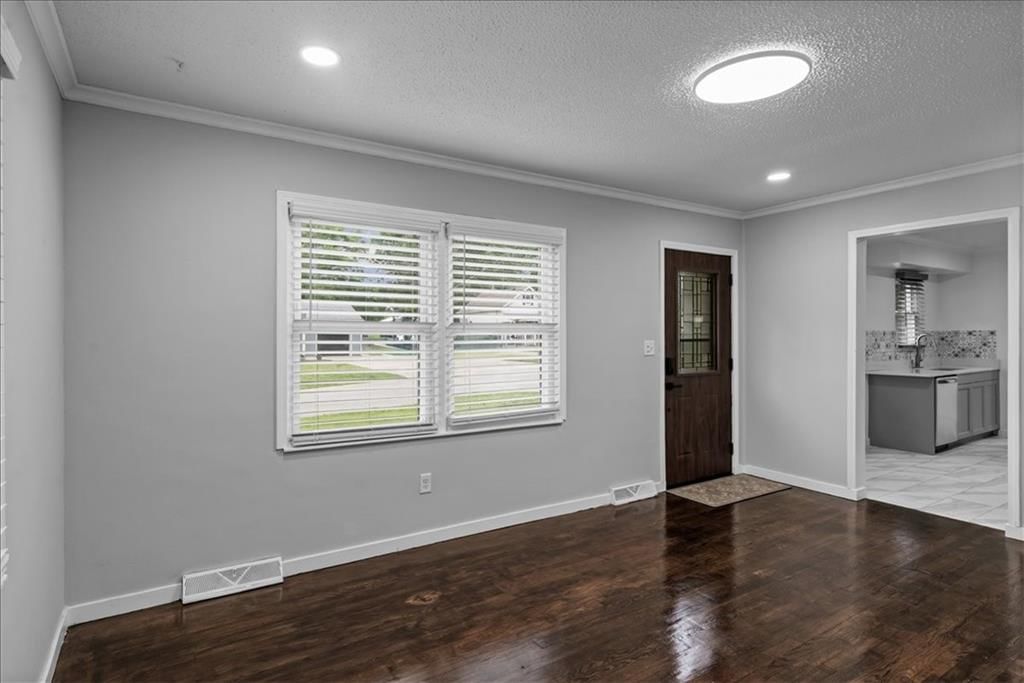 237 E Longfellow Street — photo 10