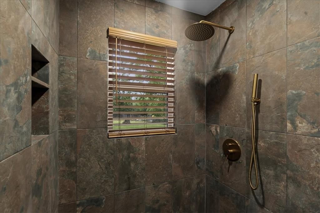 237 E Longfellow Street — photo 24