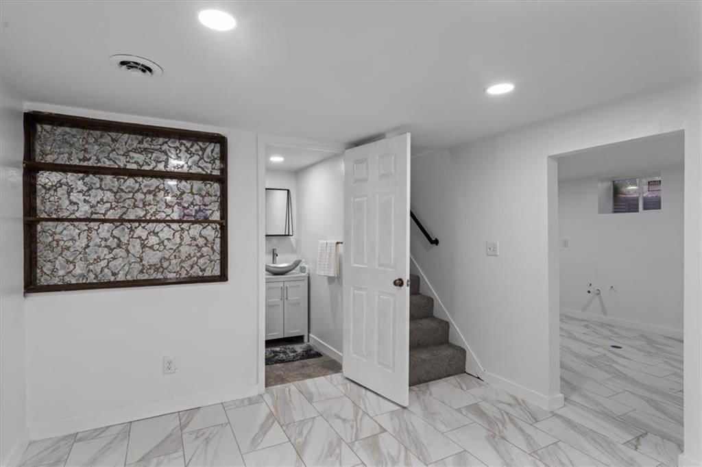 237 E Longfellow Street — photo 28