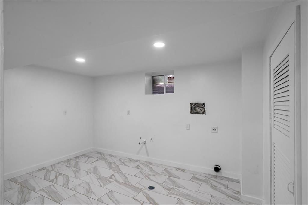 237 E Longfellow Street — photo 29