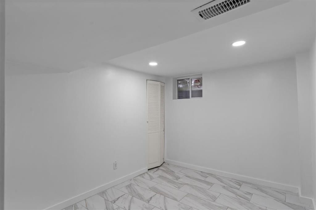 237 E Longfellow Street — photo 31