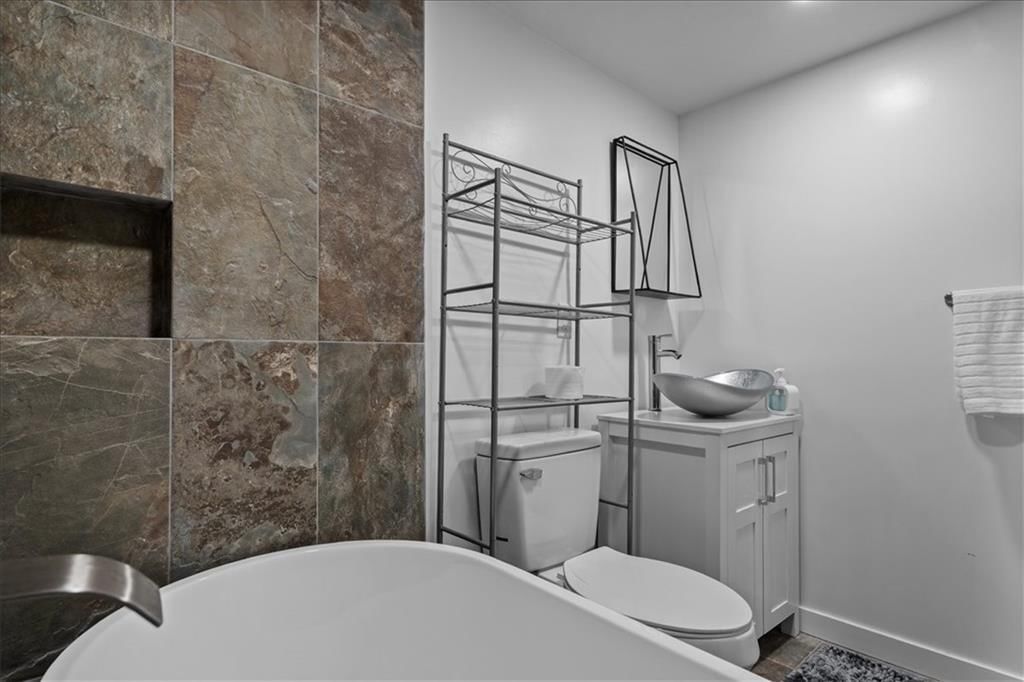237 E Longfellow Street — photo 33
