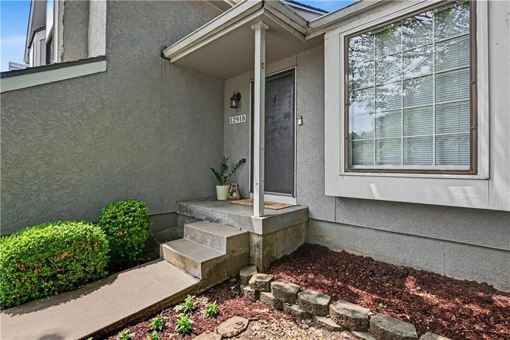 12918 W 108th Street — photo 2