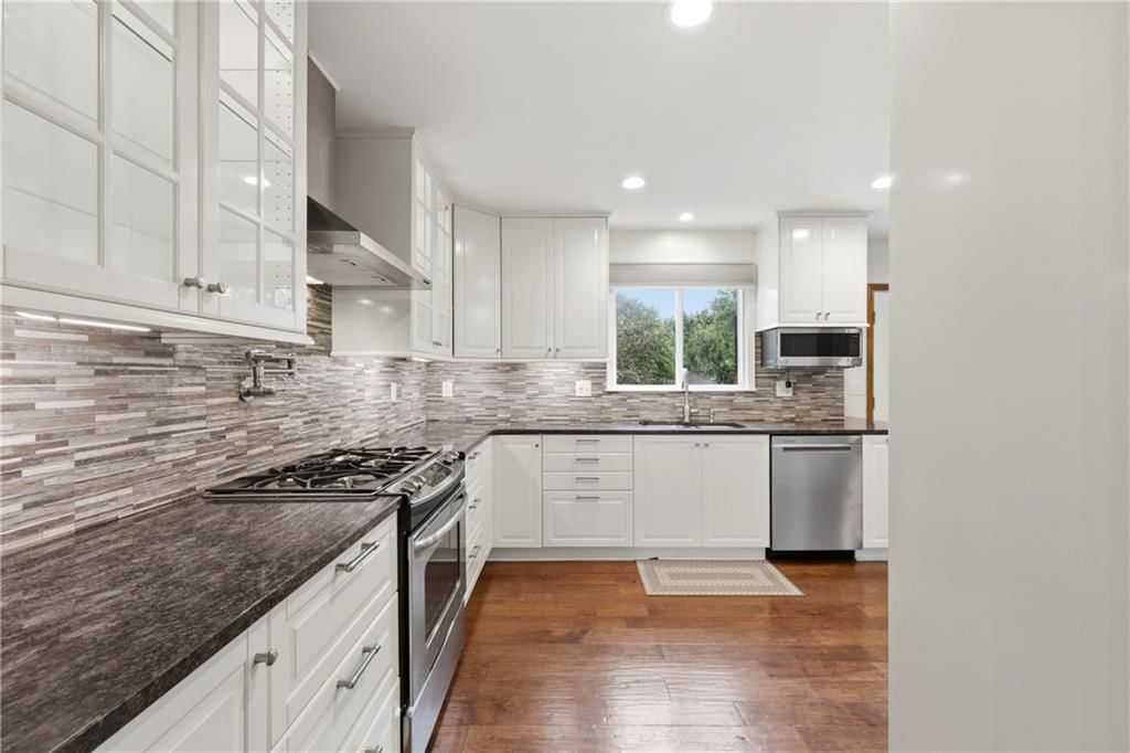 1685 N Sunset Street — photo 7