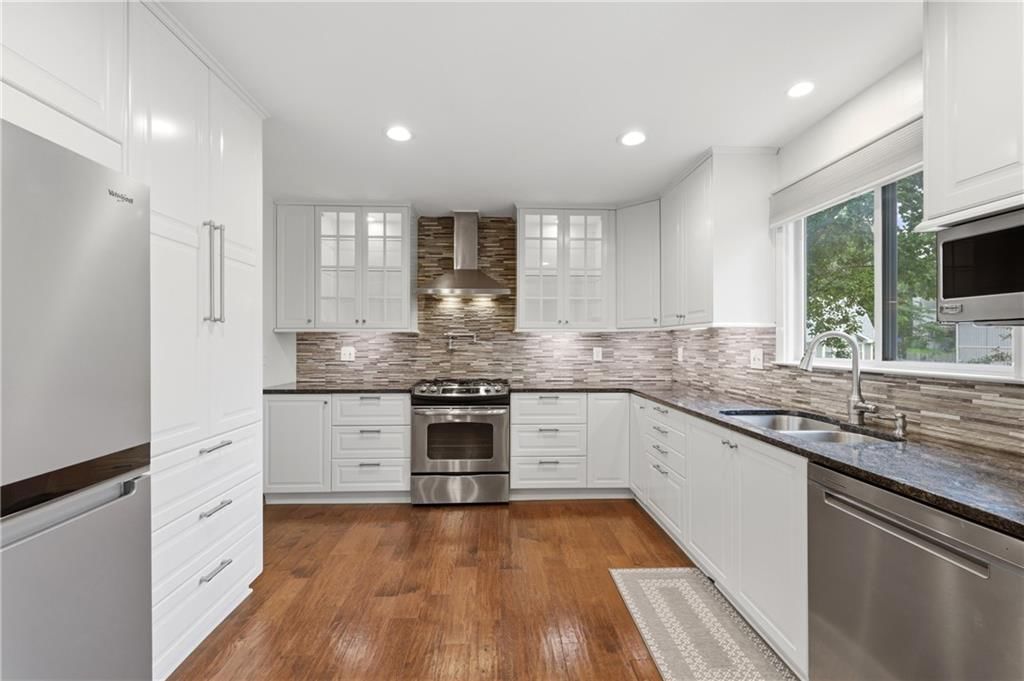 1685 N Sunset Street — photo 8