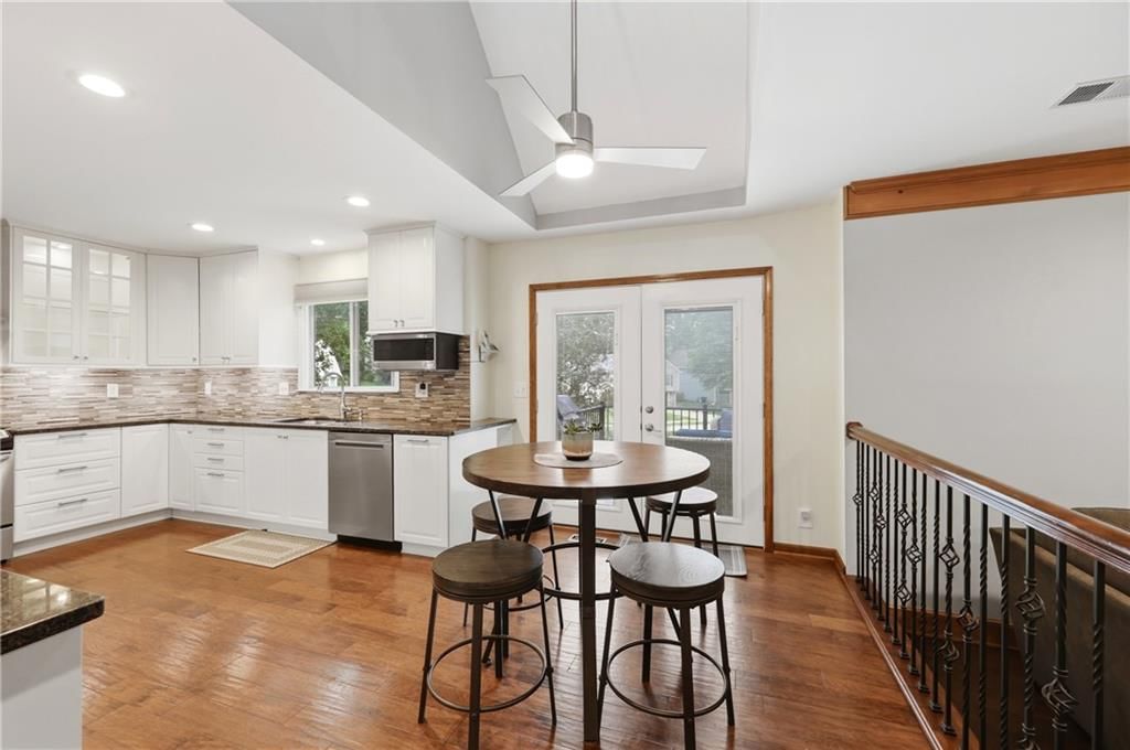1685 N Sunset Street — photo 10