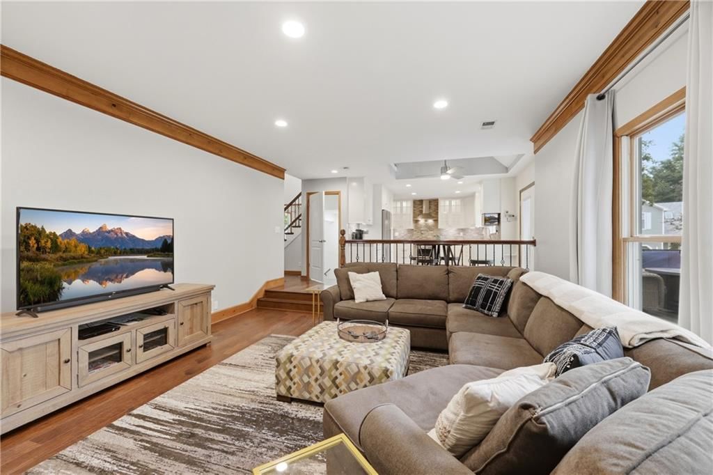 1685 N Sunset Street — photo 12