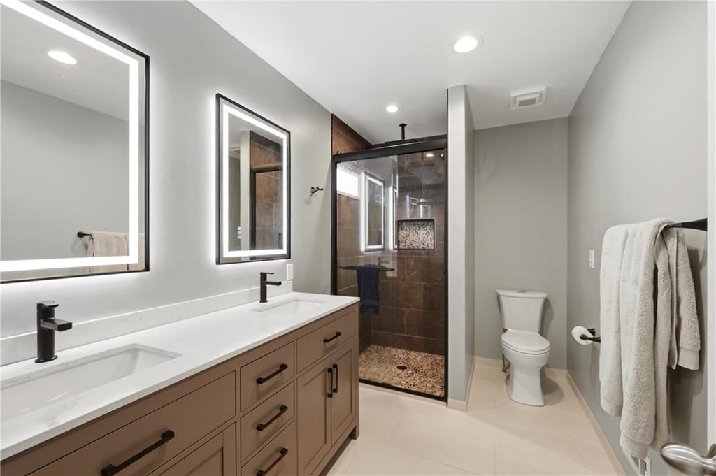 1685 N Sunset Street — photo 25