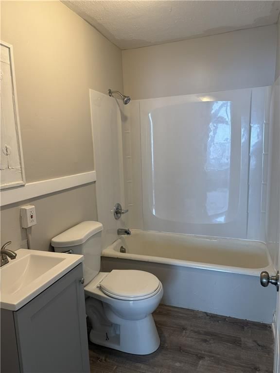 2723 Lathrop Avenue — photo 7
