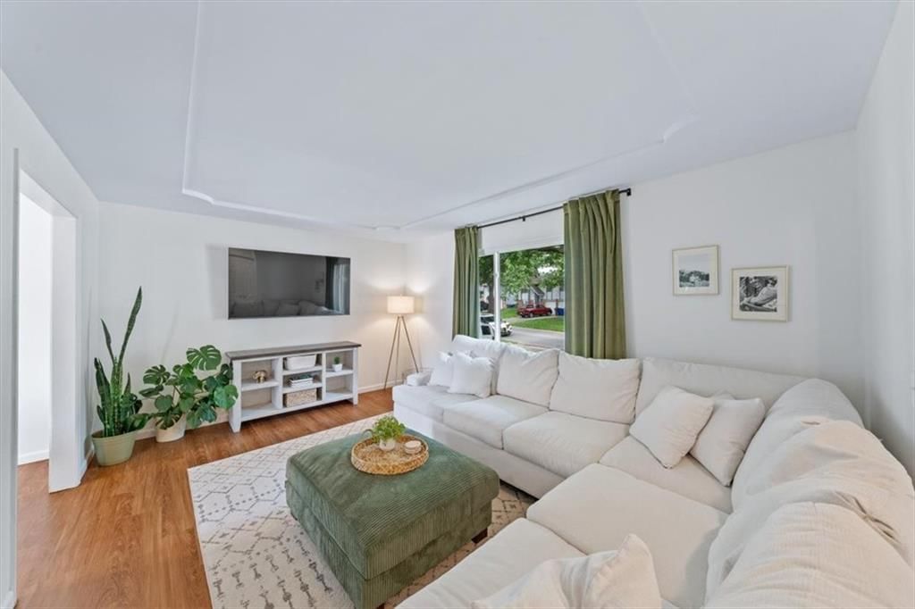 1428 S Scarborough Street — photo 4