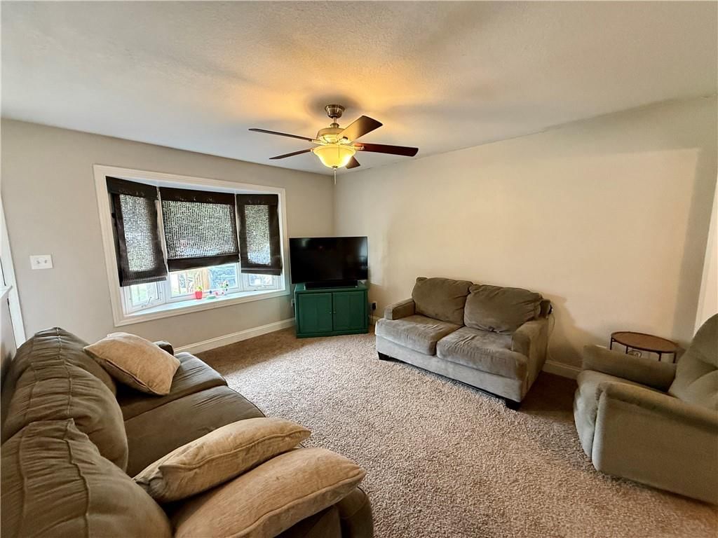 505 W 11th Street — photo 4