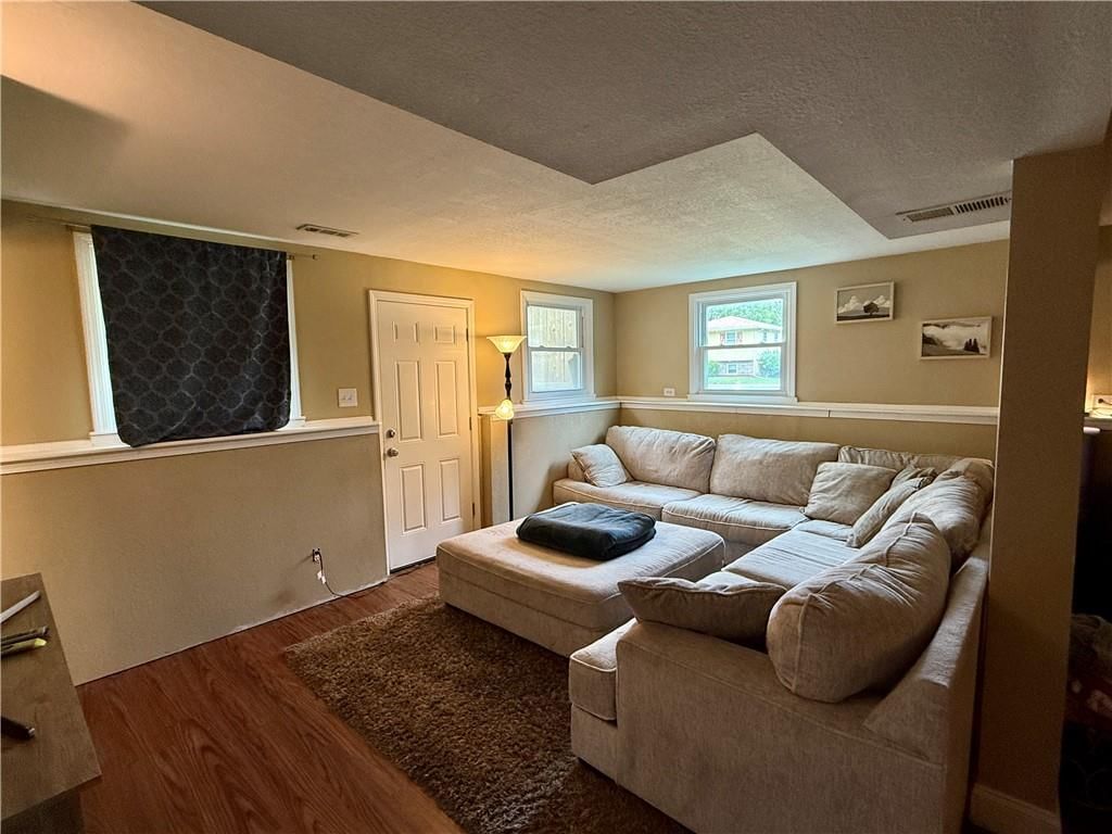 505 W 11th Street — photo 19