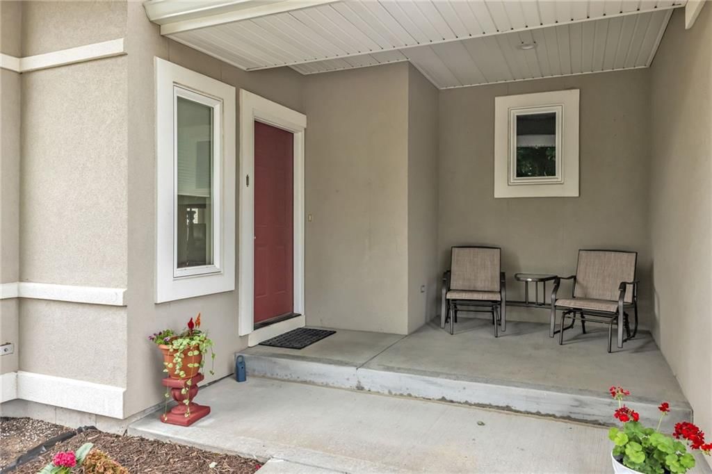 2028 Greenfield N/A — photo 2