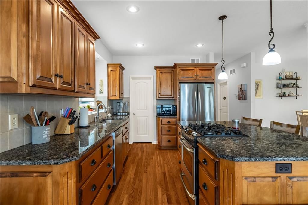 2028 Greenfield N/A — photo 9