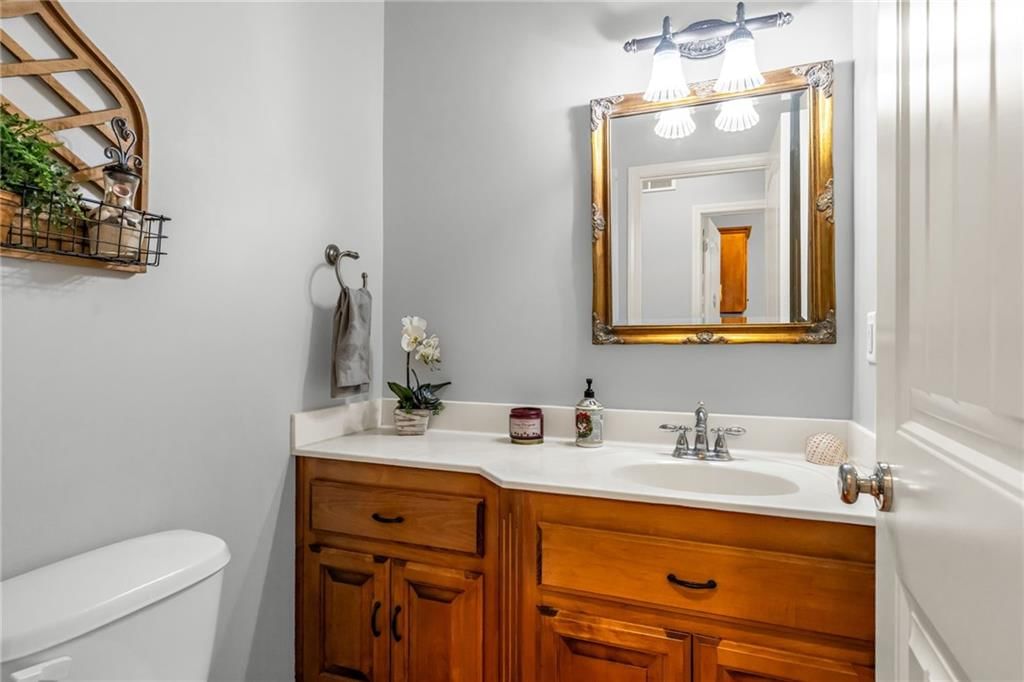 2028 Greenfield N/A — photo 11