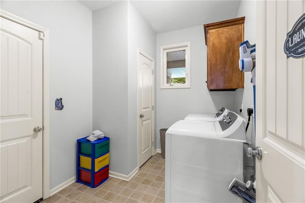 2028 Greenfield N/A — photo 12