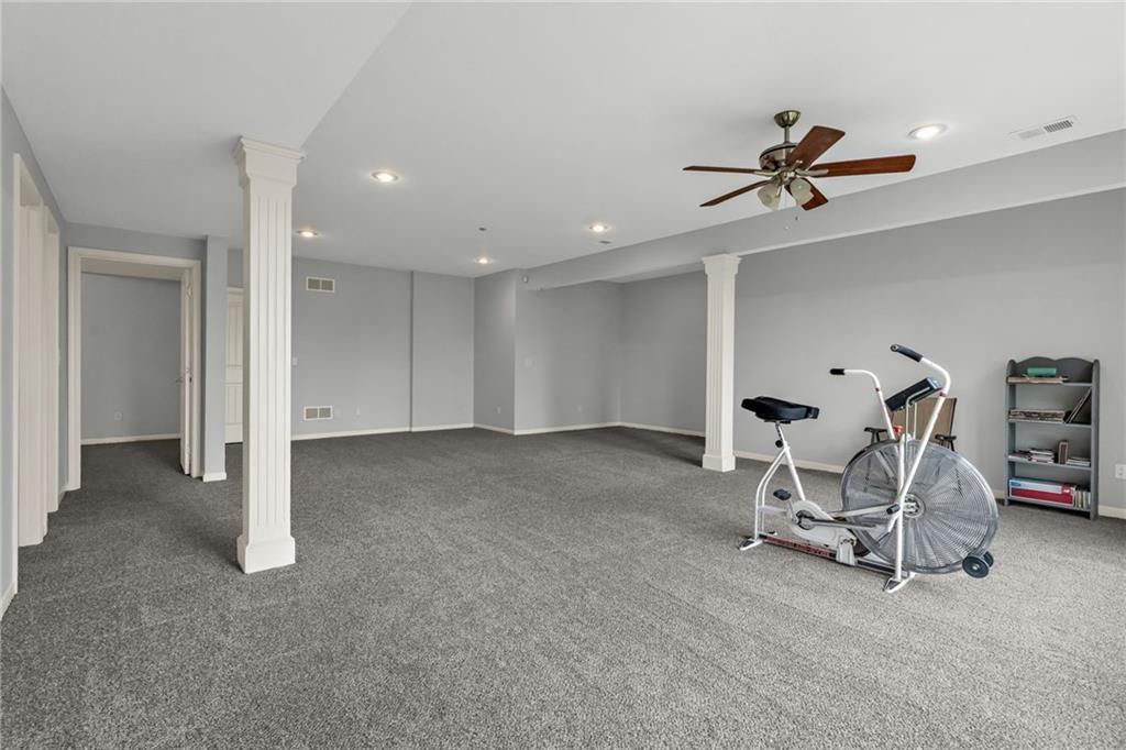 2028 Greenfield N/A — photo 18