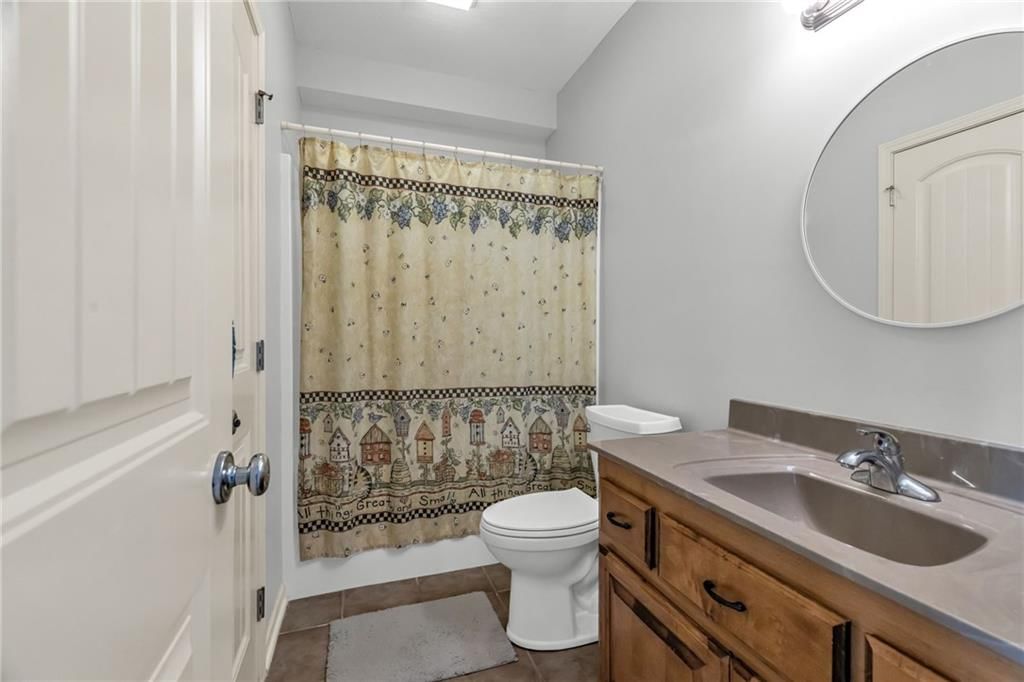2028 Greenfield N/A — photo 22