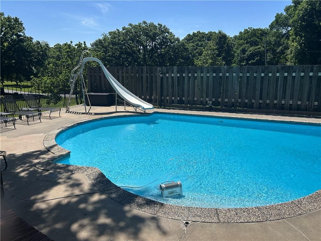 425 S Woodland Drive — photo 6