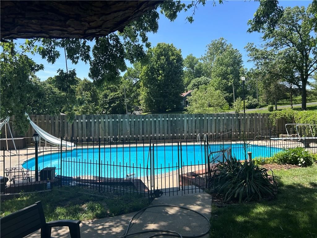 425 S Woodland Drive — photo 8