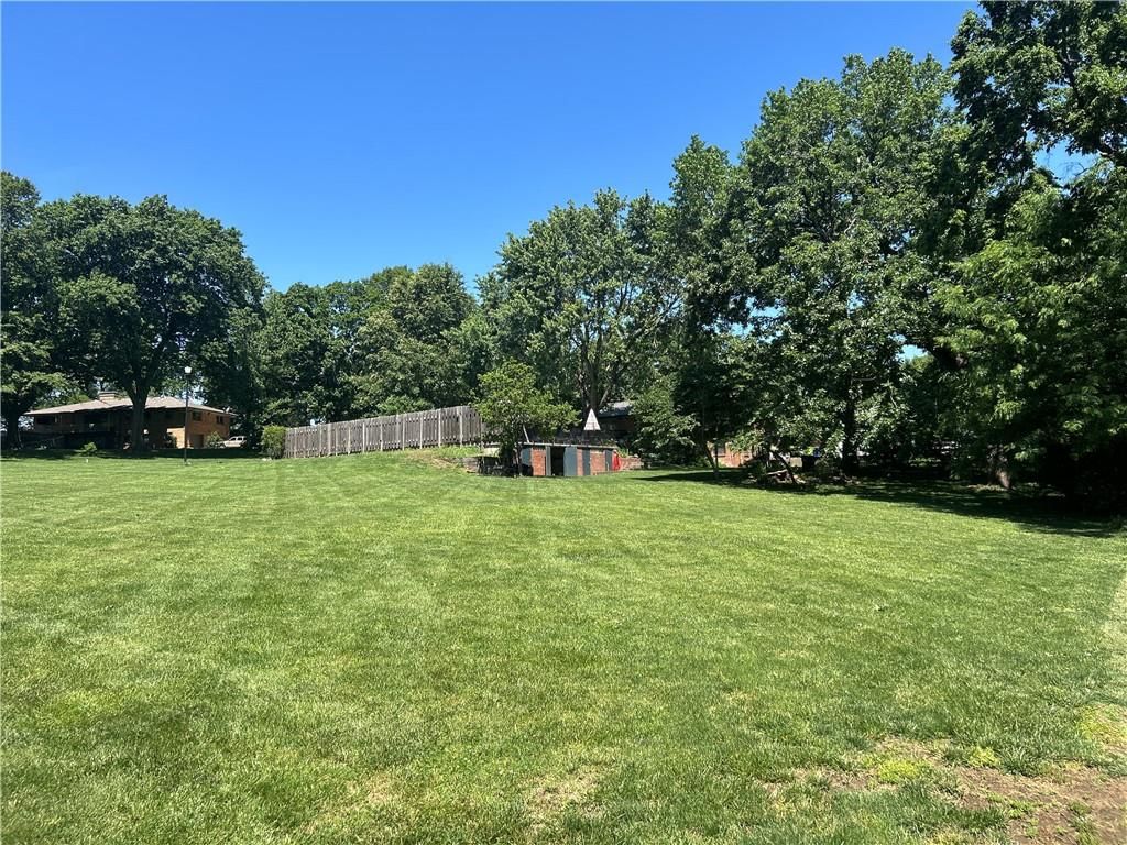 425 S Woodland Drive — photo 10