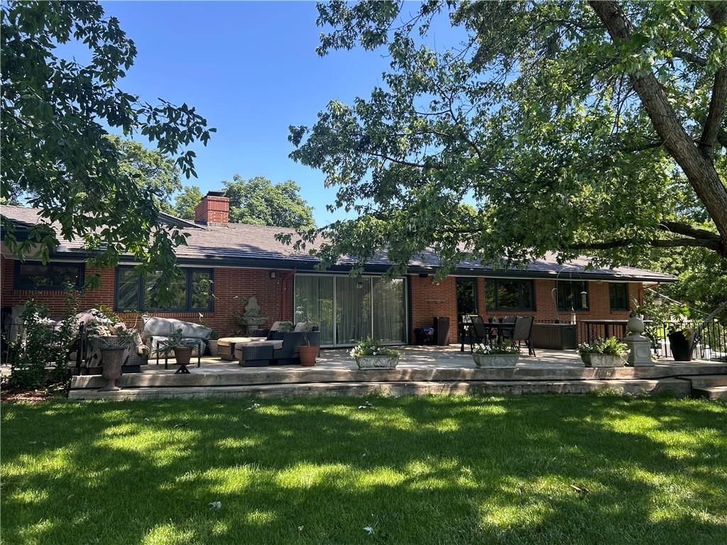 425 S Woodland Drive — photo 17