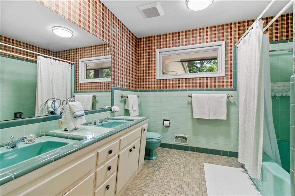 425 S Woodland Drive — photo 24