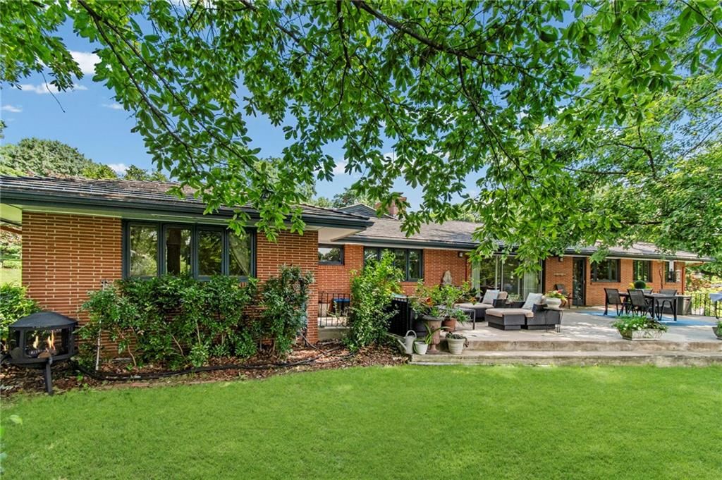 425 S Woodland Drive — photo 37