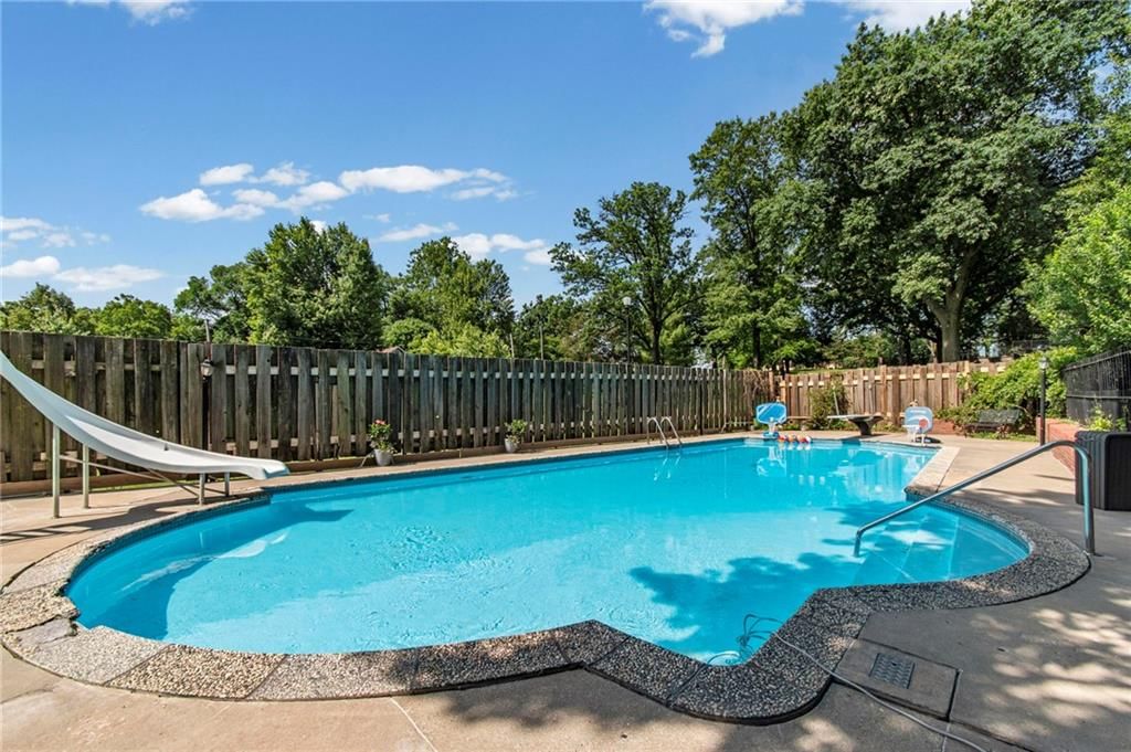 425 S Woodland Drive — photo 39