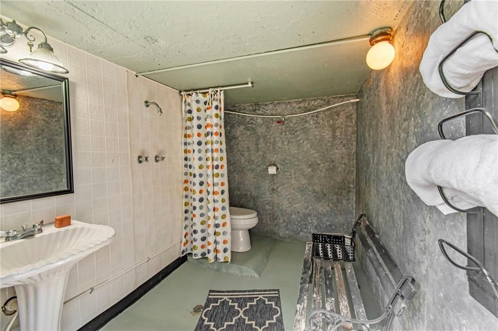 425 S Woodland Drive — photo 42