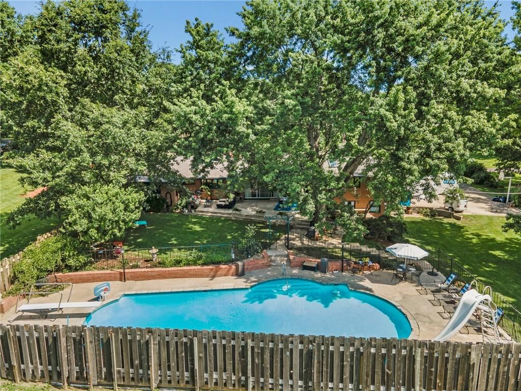 425 S Woodland Drive — photo 44
