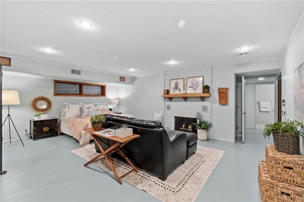 425 S Woodland Drive — photo 48
