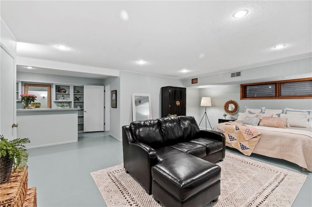 425 S Woodland Drive — photo 49