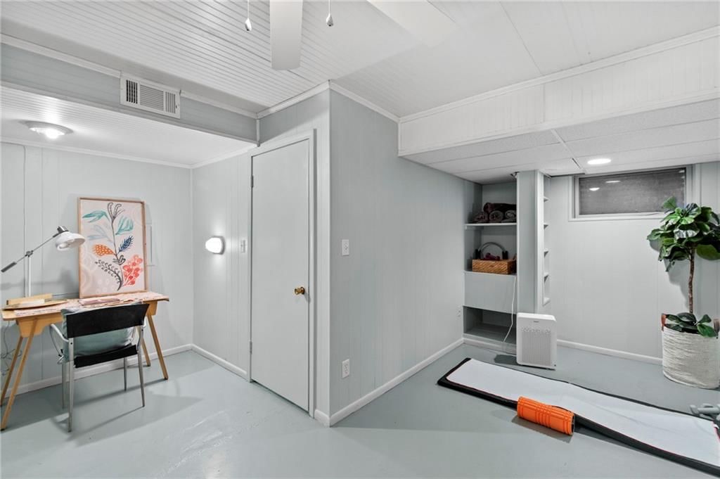 425 S Woodland Drive — photo 57