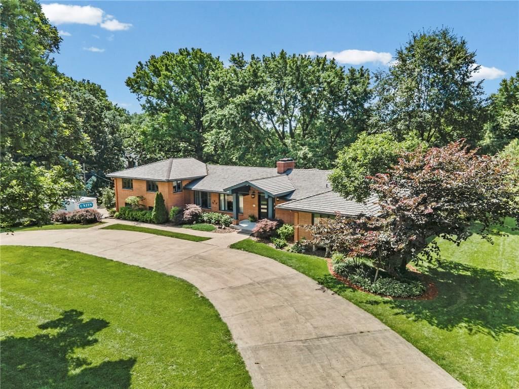 425 S Woodland Drive — photo 59