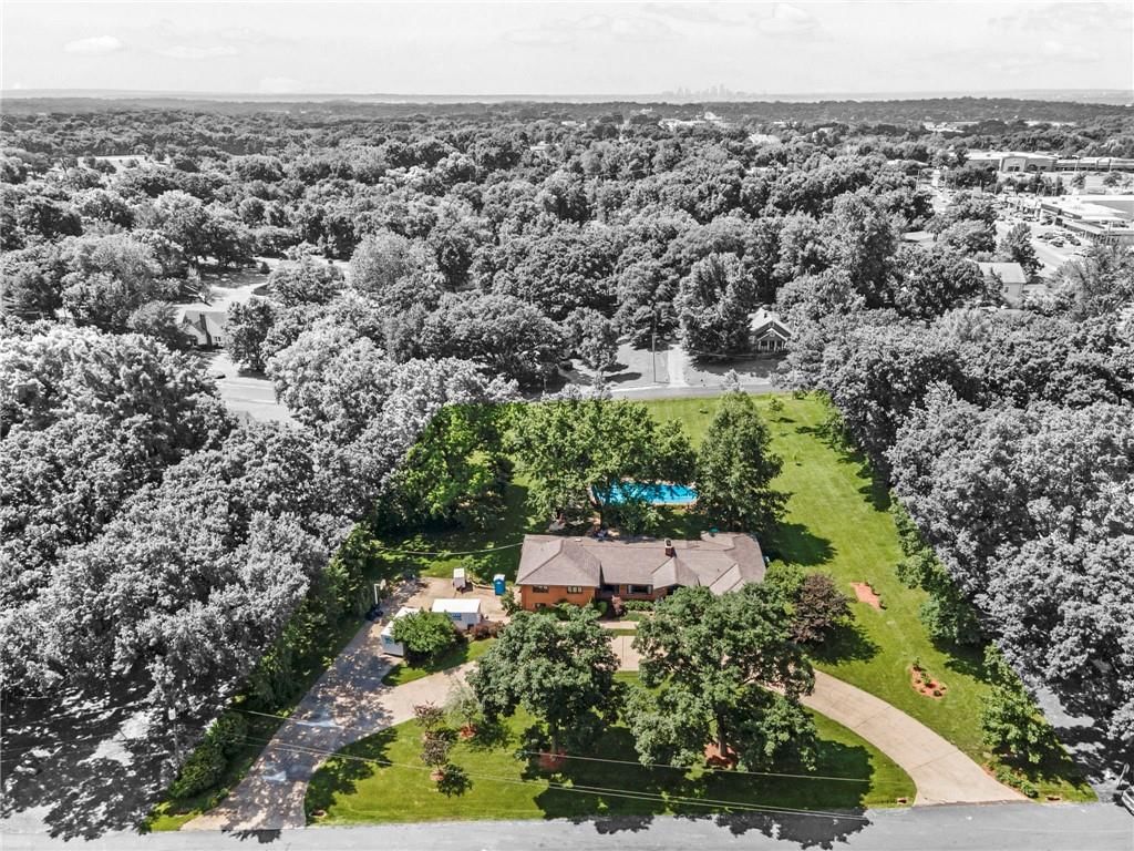 425 S Woodland Drive — photo 70