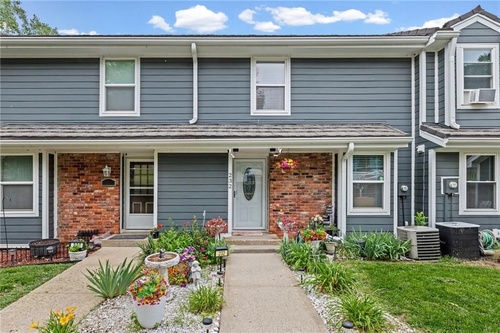 232 NE Bayview Drive — photo 2