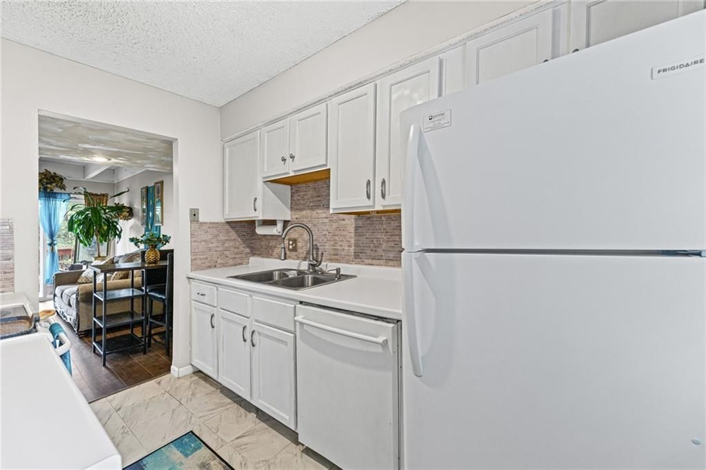 232 NE Bayview Drive — photo 12