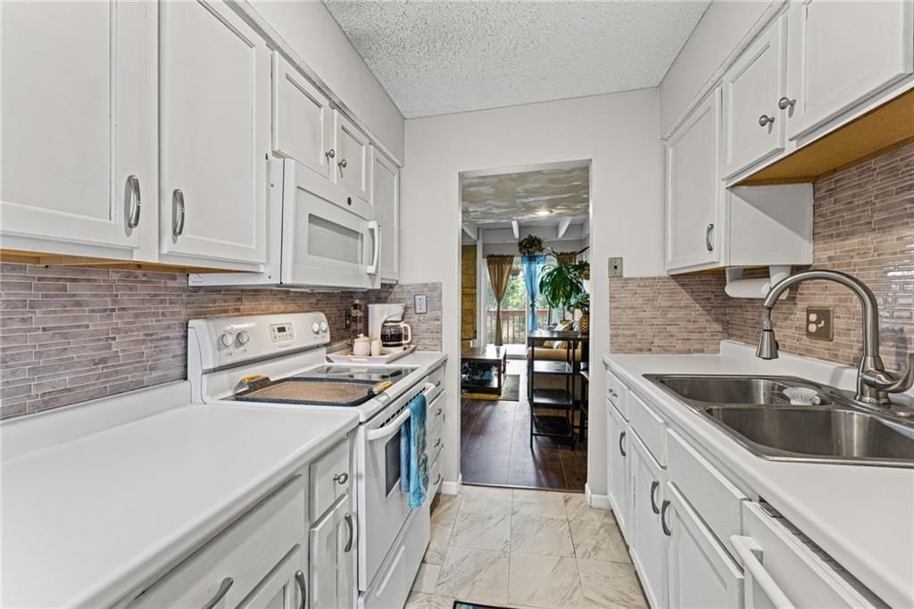 232 NE Bayview Drive — photo 13