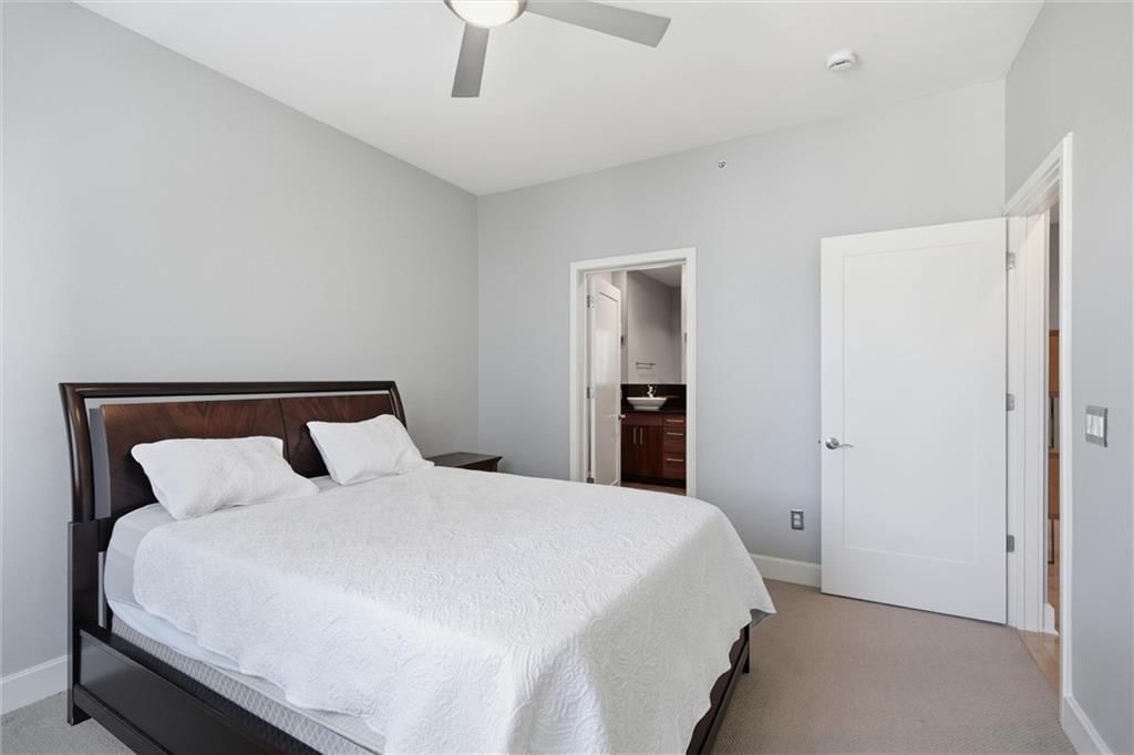 4521 Wornall Road — photo 20