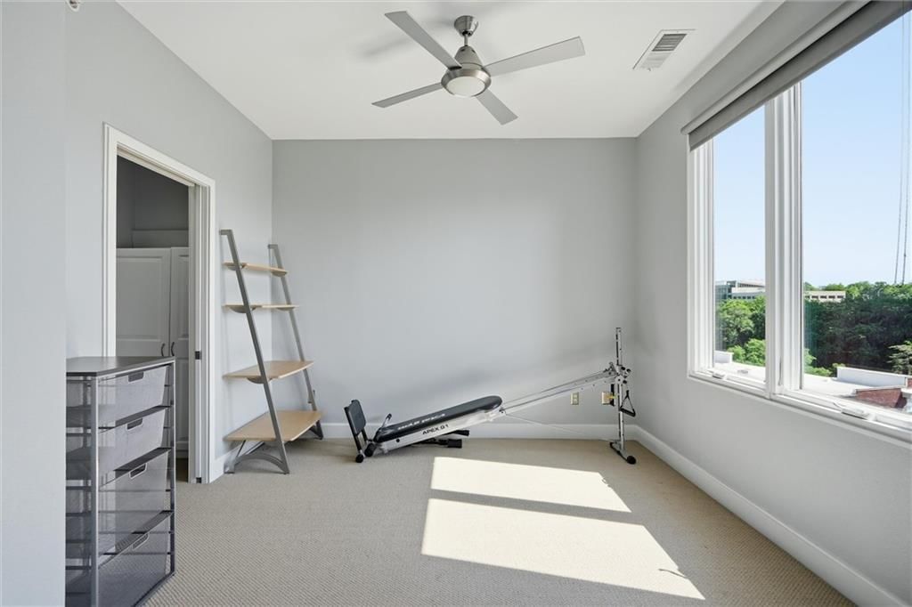 4521 Wornall Road — photo 24