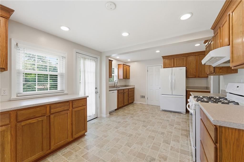 5735 WALMER Street — photo 11