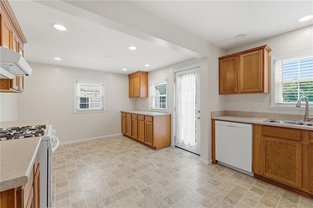 5735 WALMER Street — photo 14