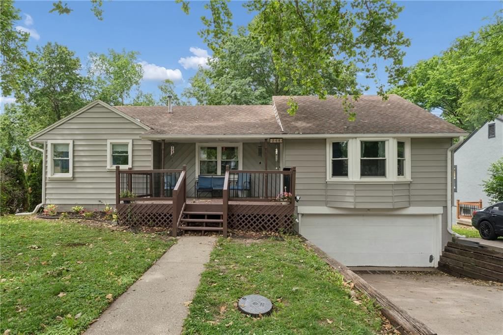 4900 NE Park Lane — photo 1