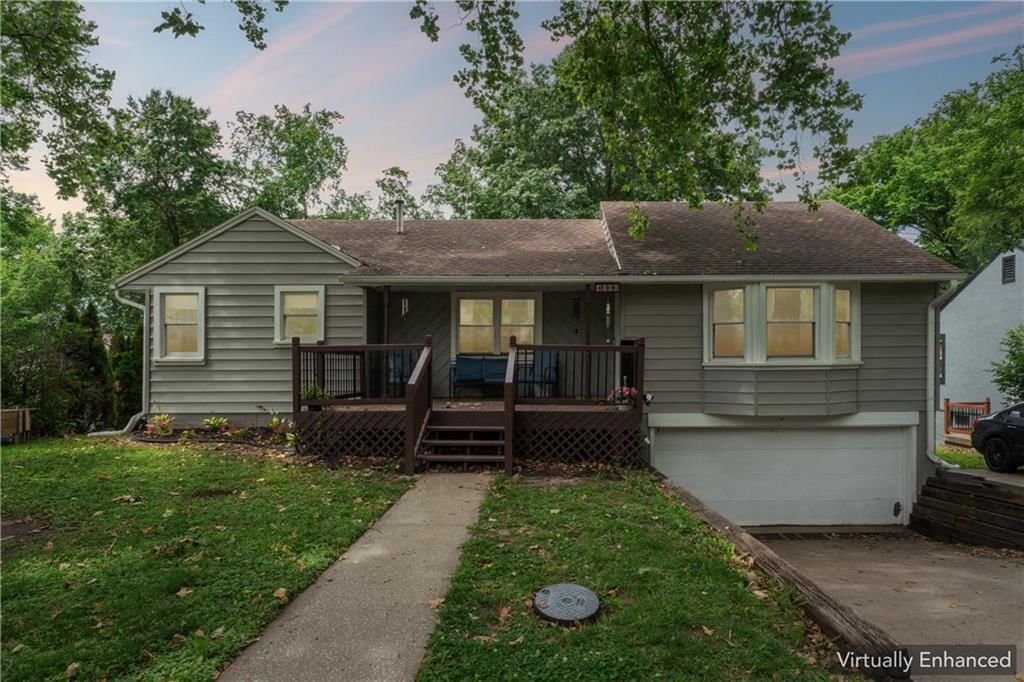 4900 NE Park Lane — photo 2